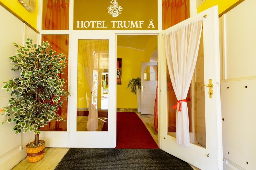 Hotel Trumf 믈라다볼레슬라프 외부 사진